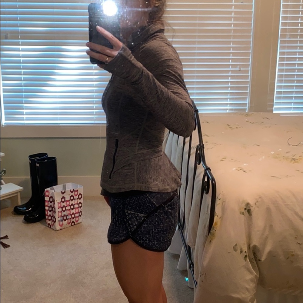 Lululemon jacket - Picture 5 of 6